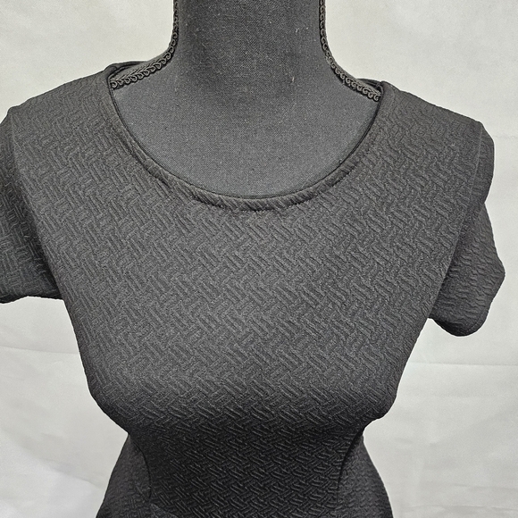 Forever 21 Textured Pull On Black Fit and Flare Mini Dress Size S - Picture 5 of 7